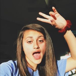 Meet your Posher, Casey